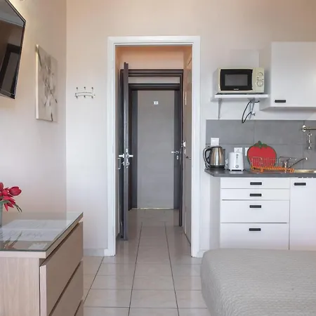 Apartment Galini And Penthouse Mesongi