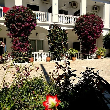 Lägenhet Galini And Penthouse