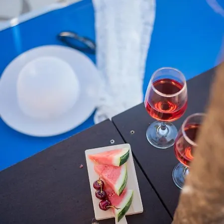 アパート Galini And Penthouse Mesongí